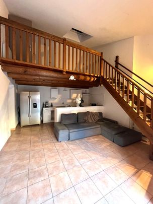 ROGNONAS - Appartement en duplex meublé dans le centre du village., - Photo 1