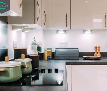 4 bedroom semi-detached house to rent - Photo 2