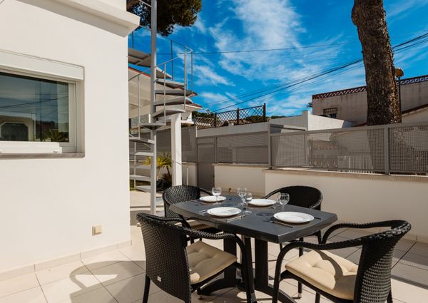 Recently renovated 2 bedroom duplex house in Costabella