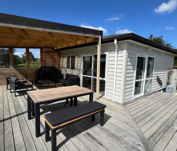 Charming 2-Bedroom home in Taupaki - Photo 5