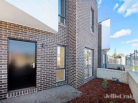 32 Gorge Road, South Morang - Photo 5