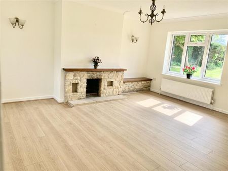 4 bedroom bungalow to rent - Photo 2