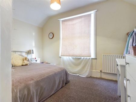 4 bedroom apartment to rent - Photo 2