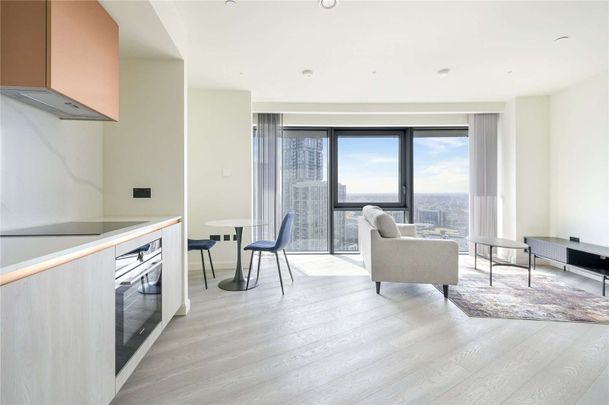Nestled in the vibrant area of Marsh Wall, London, this brand new luxury apartment at Aspen offers an exceptional living experience on the 26th floor. - Photo 1