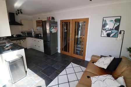 19 Hymers Close - Photo 5