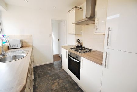 5 Bed - Hotspur Street, Heaton - Photo 5