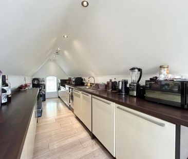 Penthouse Apartment - Knighton Drive, Leicester - Photo 6