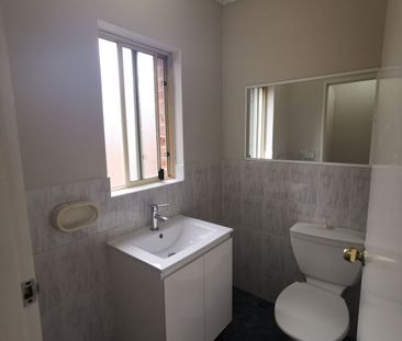 Two bedroom three levels town house - Photo 5