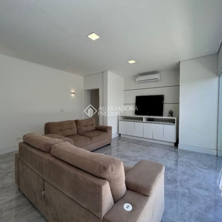Casa com 7 quartos e 628m² para alugar em Jardim Acapulco, Guarujá. - Photo 1
