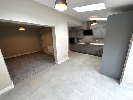 Brook Crescent, Hagley, Stourbridge, DY9 - Photo 2