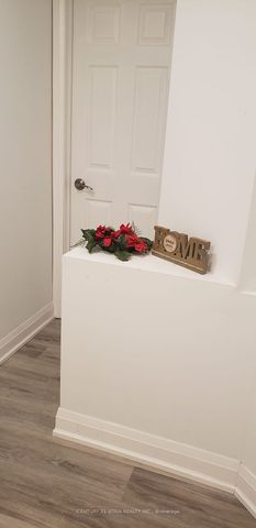 For Lease - 33 Major Crescent, Aurora, Ontario - Photo 2