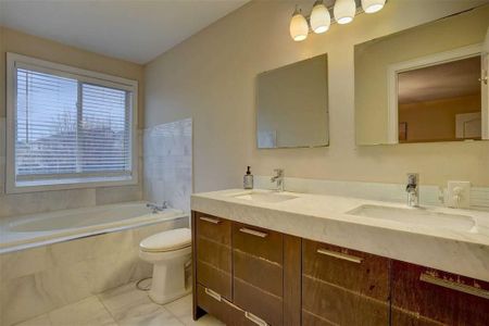 For Lease - 2971 Westoak Trails Boulevard, Oakville, Ontario - Photo 2