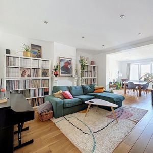 Appartement te huur in Sint-Gillis voor € 1.500 met 2 slaapkamers - Photo 2