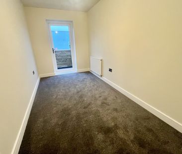 Sackville Street - Photo 6