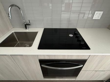 For Lease - 395 Square One Drive Unit# 211, Mississauga, Ontario - Photo 5