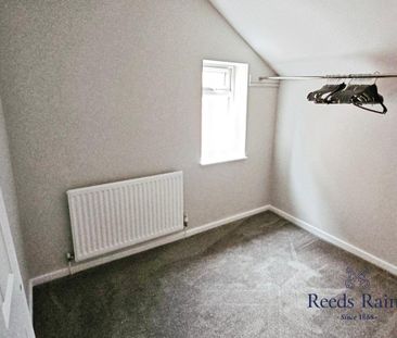 3 bedroom end of terrace house to rent - Photo 4