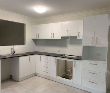 Redbank - Photo 1