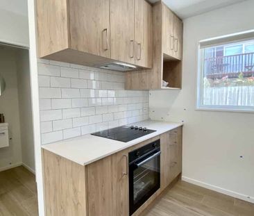 Townhouse with Solar Power - Photo 3