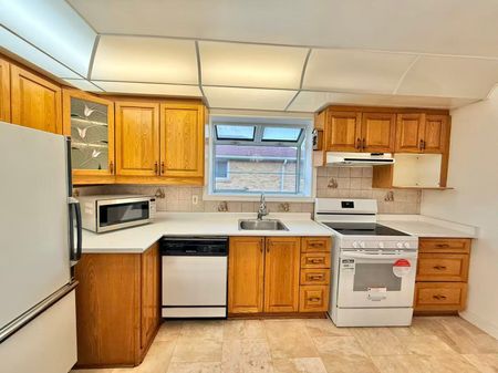 For Lease - 5 Horizon Crescent Unit# Upper Level, Toronto, Ontario - Photo 4