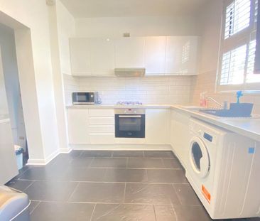 2 bedroom flat to rent - Photo 6