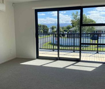 Near New One Bedroom Apartment - Photo 1