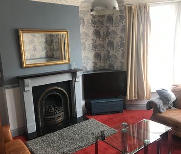 6 bedroom, 2 en-suite house - Photo 3