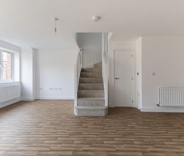 3 bedroom terraced house to rent - Photo 1