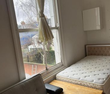 1 bedroom house of multiple occupation to rent - Photo 6