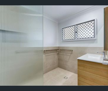 220 Broadwater Rd, Mansfield, Qld 4122 - Photo 1