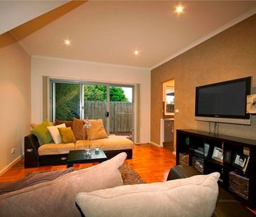 Comfort And Style In A Prime Location! - Photo 5