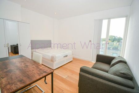 1 bedroom in a flat share to rent - Photo 3