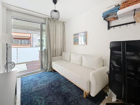 Appartement spacieux, traversant et lumineux de 5 pièces avec en sus un parking intérieur à CHF 200.-/mois. Bail d'une durée de 5 ans, renouvelable de 5 ans en 5 ans. - Photo 4