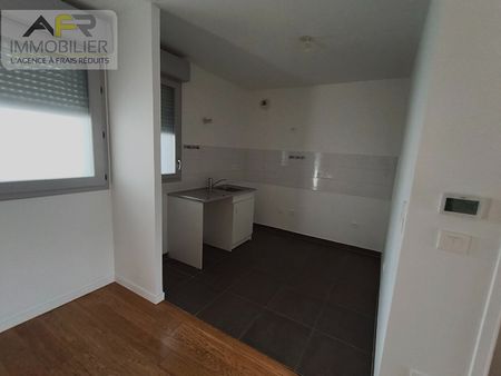 Location Appartement 3 pièces 70m² - Photo 2