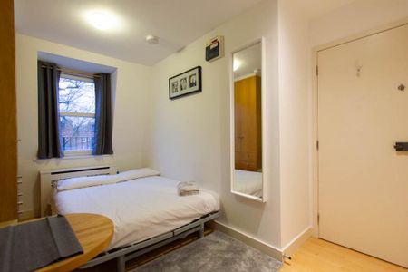 Flat 23 Penywern Road, Earls Court SW5 9SX - Photo 2