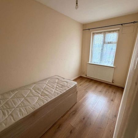 Stratford Road, Hayes, UB4 - Photo 2