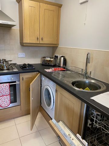 2 bedroom apartment to rent - Photo 4