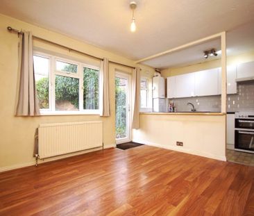 1 bed Terraced for rent - Photo 3