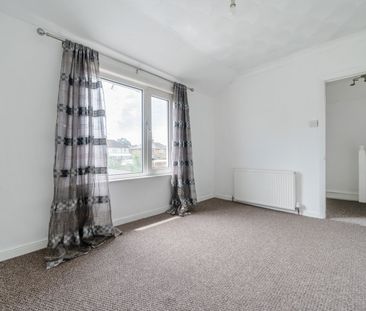 End Of Terrace House to rent - Moore Road, Swanscombe, DA10 - Photo 5
