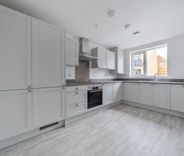 3 bedroom detached house to rent - Photo 2