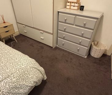 Caulfield North - Photo 1