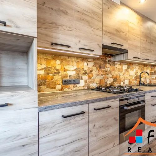 Pronájem zrekonstruovaného bytu 2+kk, os.vl., 49,8 m - Photo 1