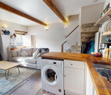 2 bedroom terraced house to rent - Photo 4