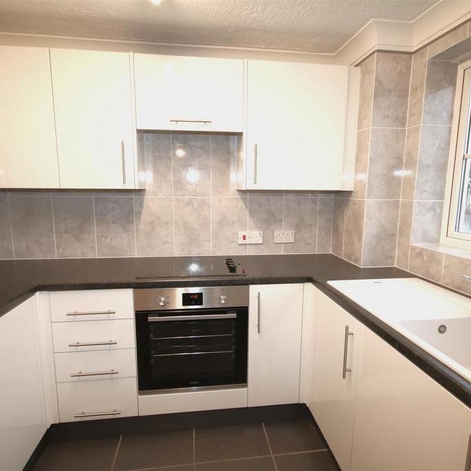 2 bedroom terraced house to rent - Photo 1