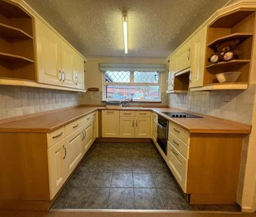 3 bedroom terraced house to rent - Photo 2