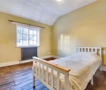 3 bedroom end of terrace house to rent - Photo 4