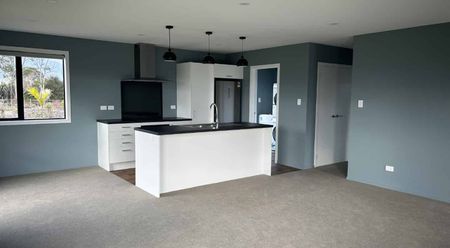 WESTPORT - 3 BEDROOMS - Photo 3