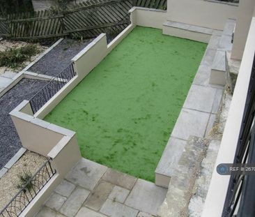 2 bedroom semi-detached house to rent - Photo 2