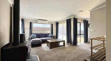 3-Bedroom House in Tirohanga - Photo 4