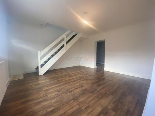 2 bedroom end of terrace house to rent - Photo 1