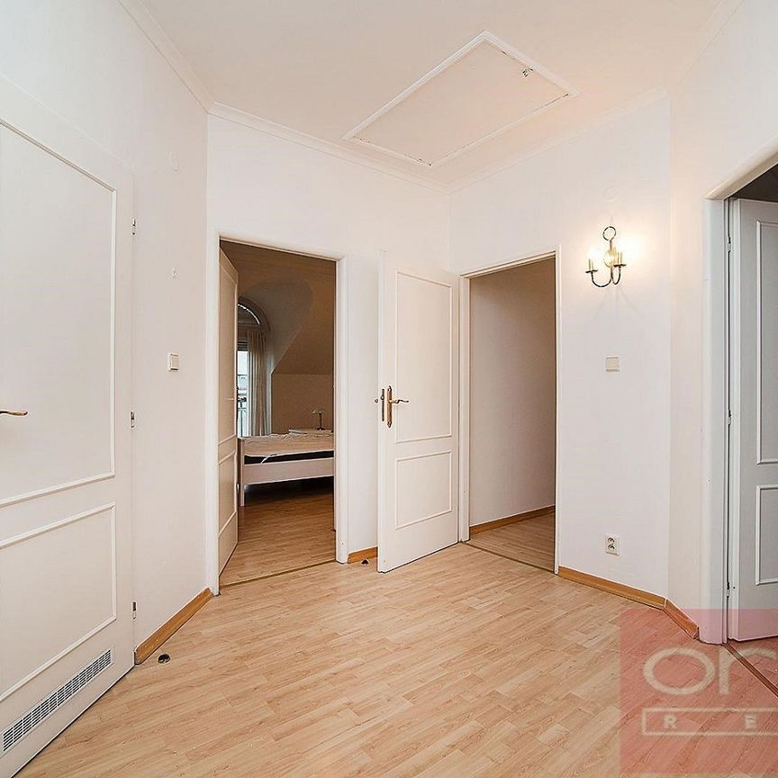 Pronájem bytu 4+1 205 m² - Photo 1